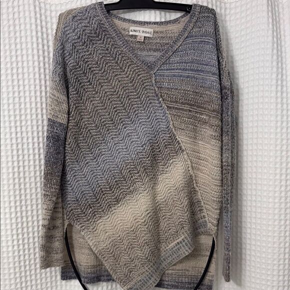 Knox Rose V-Neck Sweater in Gray and Cream with Asymmetrical Design - Picture 1 of 4